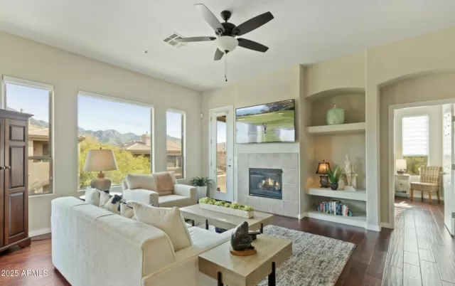 MLS: 6808113 Condo For Sale