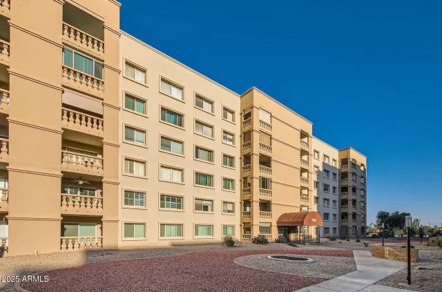 MLS: 6808358 Condo For Sale