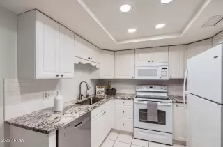 Photo #3: 6808358 Listing 