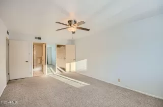 Photo #6: 6808358 Listing 