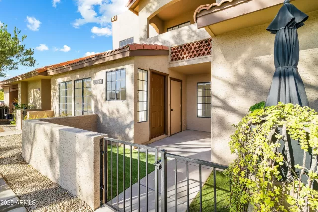 MLS: 6808748 Condo For Sale