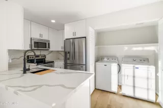 Photo #6: 6808748 Listing 