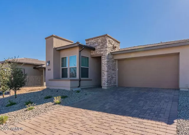 MLS: 6808985 Condo For Sale