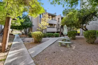 Photo #3: 6809130 Listing 