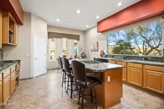 Photo #5: 6809192 Listing