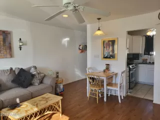 Photo #5: 6809389 Listing 