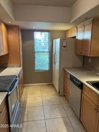 Photo #2: 6809563 Listing
