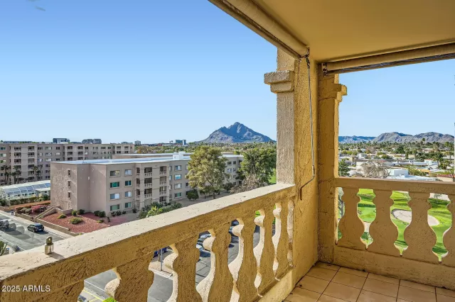 MLS: 6809823 Condo For Sale