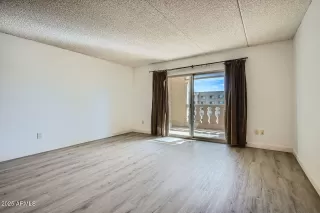 Photo #5: 6809823 Listing 