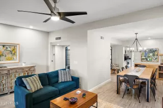 Photo #5: 6809873 Listing