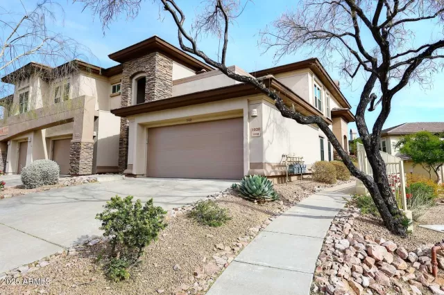 MLS: 6810003 Condo For Sale
