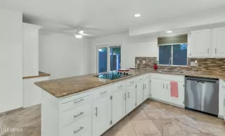 Photo #6: 6810006 Listing