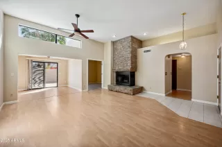 Photo #4: 6810123 Listing