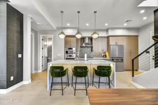 Photo #6: 6810140 Listing 