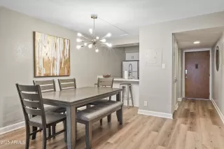 Photo #5: 6810151 Listing 