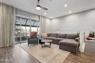 Photo #5: 6810165 Listing