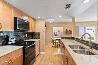 Photo #2: 6810279 Listing