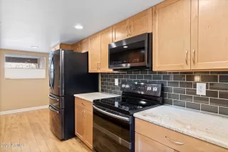 Photo #3: 6810279 Listing