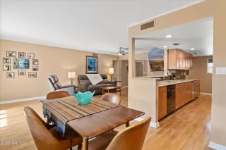 Photo #6: 6810279 Listing