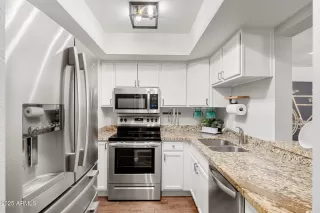 Photo #5: 6810315 Listing