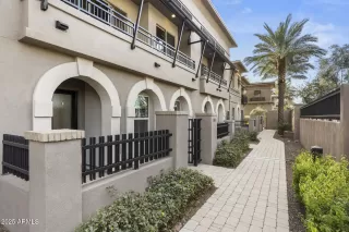 Photo #3: 6810376 Listing