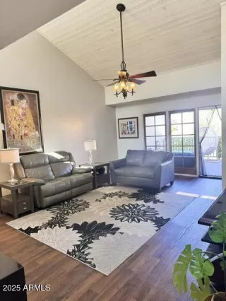 Photo #3: 6810490 Listing