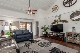 Photo #4: 6810490 Listing