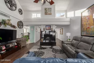 Photo #6: 6810490 Listing