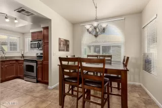 Photo #2: 6810685 Listing 