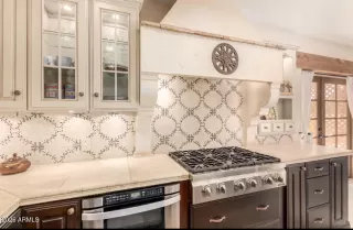 Photo #3: 6810828 Listing
