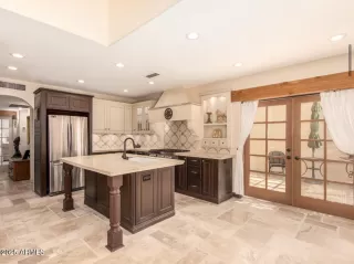 Photo #4: 6810828 Listing