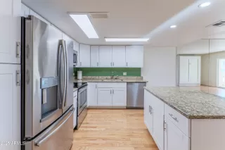 Photo #2: 6810939 Listing