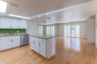 Photo #3: 6810939 Listing