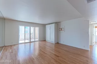 Photo #6: 6810939 Listing