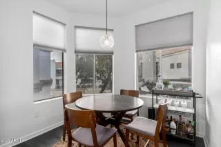 Photo #5: 6810988 Listing