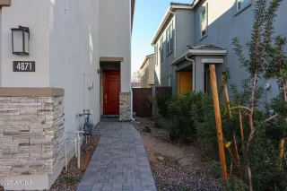 Photo #3: 6811065 Listing