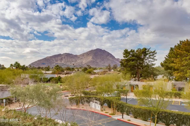 MLS: 6811202 Condo For Sale