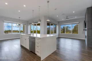 Photo #1: 6811202 Listing