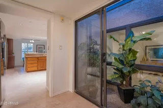 Photo #6: 6811342 Listing 