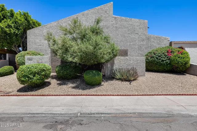 MLS: 6811384 Condo For Sale