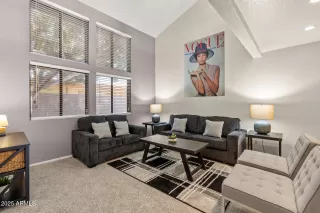 Photo #3: 6811384 Listing