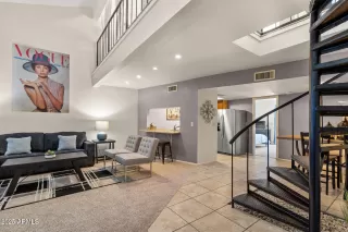 Photo #5: 6811384 Listing