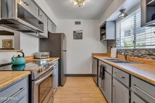 Photo #3: 6811494 Listing