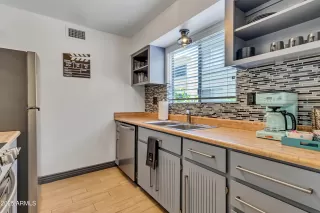 Photo #6: 6811494 Listing