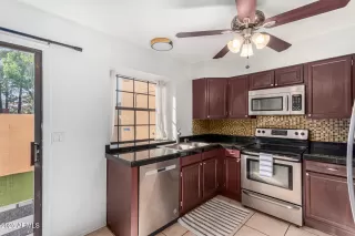 Photo #5: 6811524 Listing