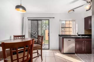 Photo #6: 6811524 Listing