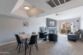 Photo #4: 6811777 Listing