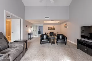 Photo #5: 6811777 Listing