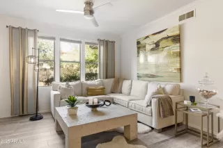 Photo #2: 6811801 Listing