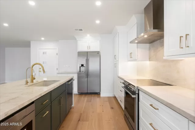 MLS: 6811853 Condo For Sale